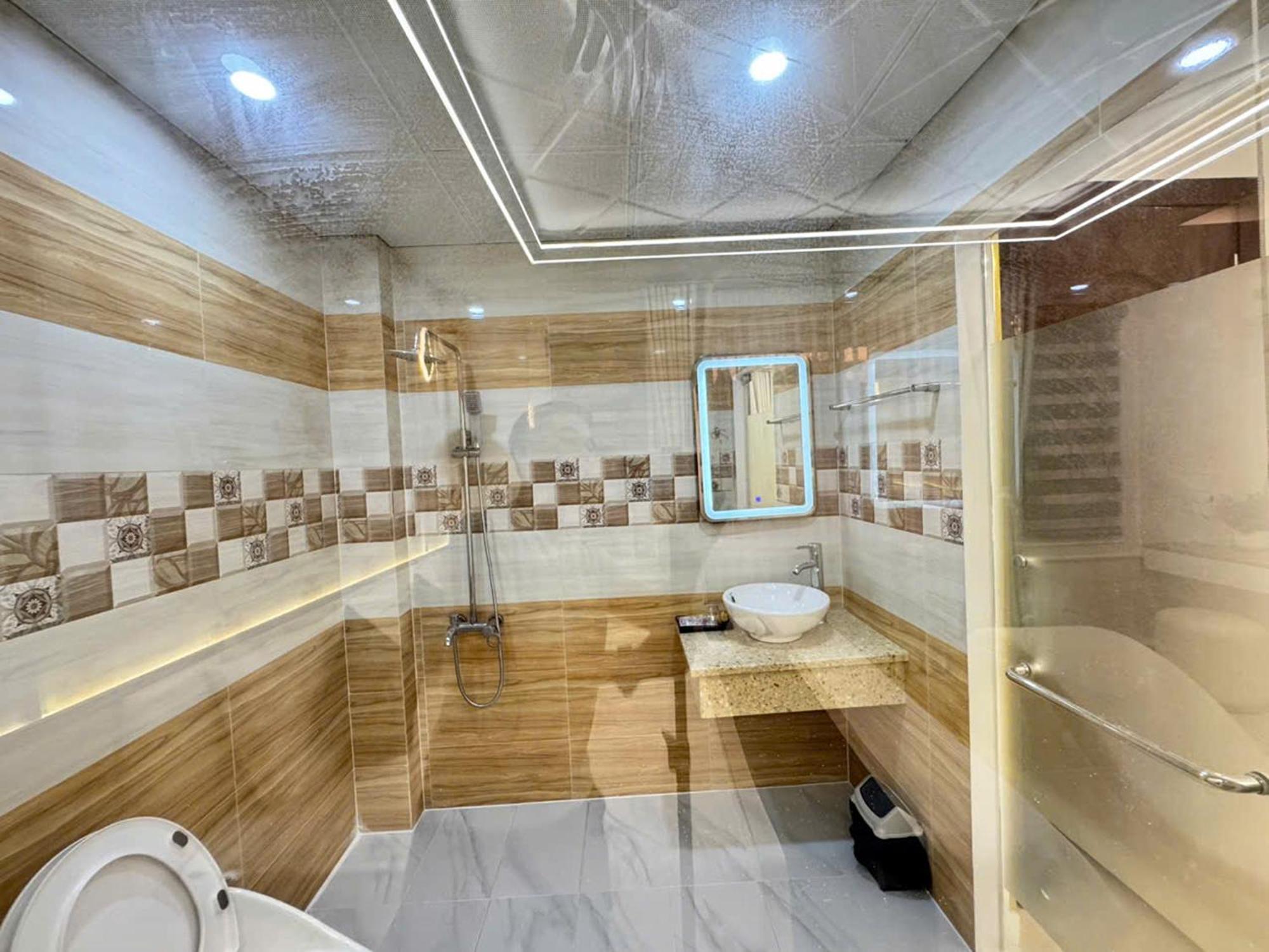 Minh Ngoc Hotel Хошимин Екстериор снимка